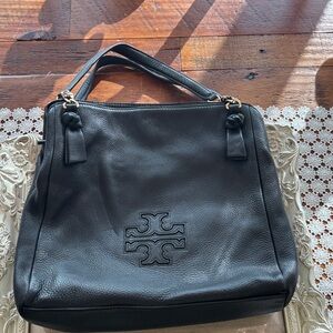 Tory Burch Black Leather Harper Tote Bag In Excellent Condition. Pebble Leather.